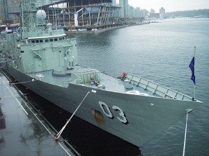 HMAS Sydney cu lansatorul VLS Mk-41 - Sursa: defense.pk